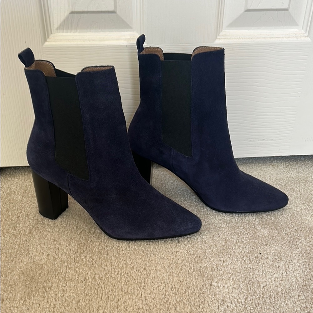 Elegant New Suede Navy Ankle Boots